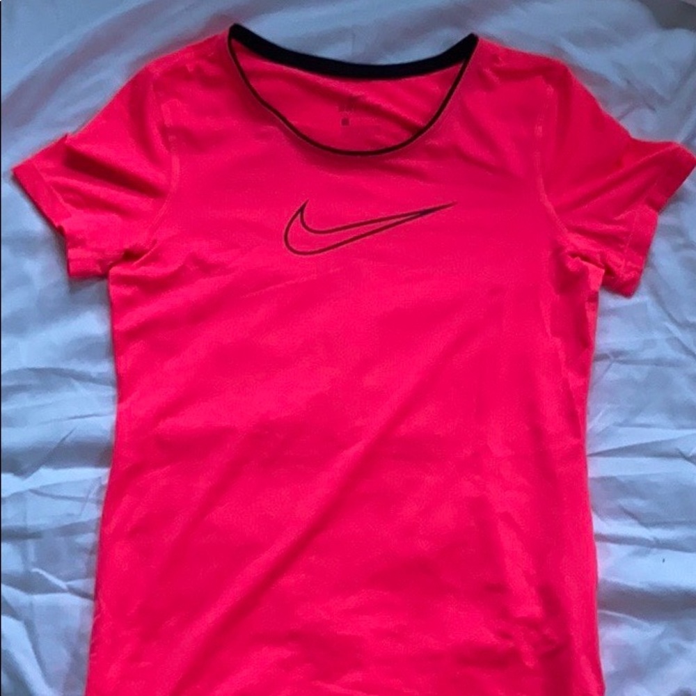 girls neon pink nike t shirt size large